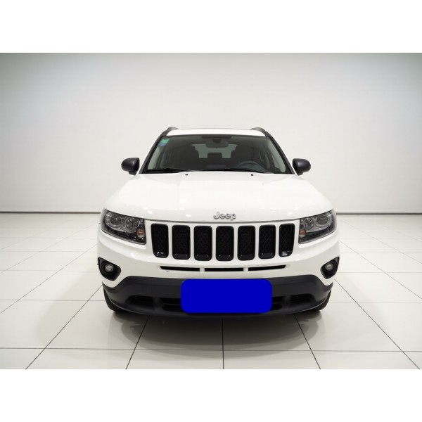 Jeep 指南者(进口) 2013款 2.4L 四驱炫黑导航版