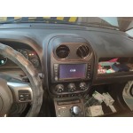 Jeep 指南者(进口) 2013款 2.4L 四驱炫黑导航版